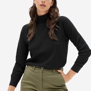 Everlane Waffle Turtleneck Black Size M